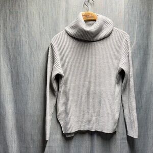 Banana republic Light Gray Ribbed Turtleneck Sweater size extra small
